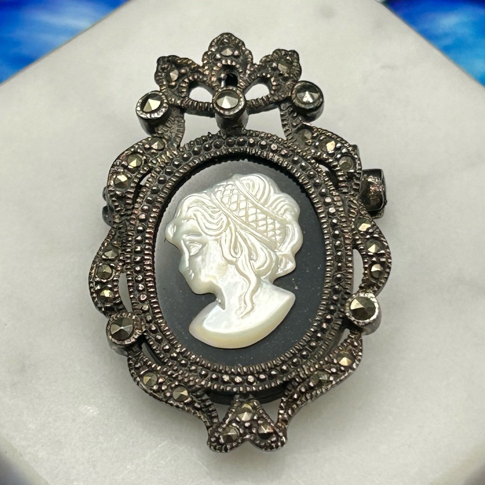 Vintage 925 Sterling silver Cameo brooch pendant pin #394 MOP onyx